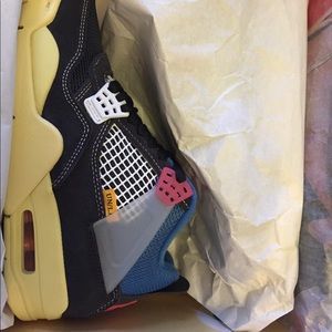 Jordan 4 off nior